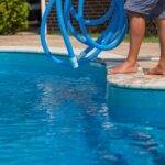 Poolpflege: Tipps und Tricks für kristallklares Wasser